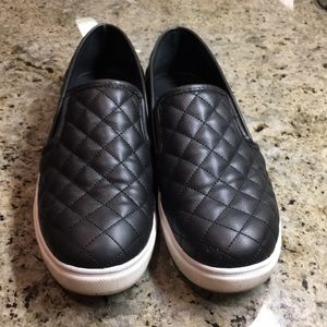 Black slip on sneakers size 9
